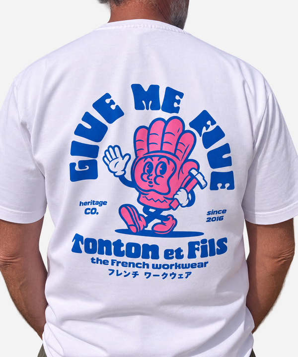 HEAVYWEIGHT TEE — GIVE ME FIVE