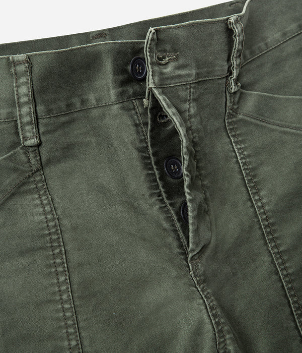 Die Khaki-Hose „Arsène Belleville“ von Moleskine